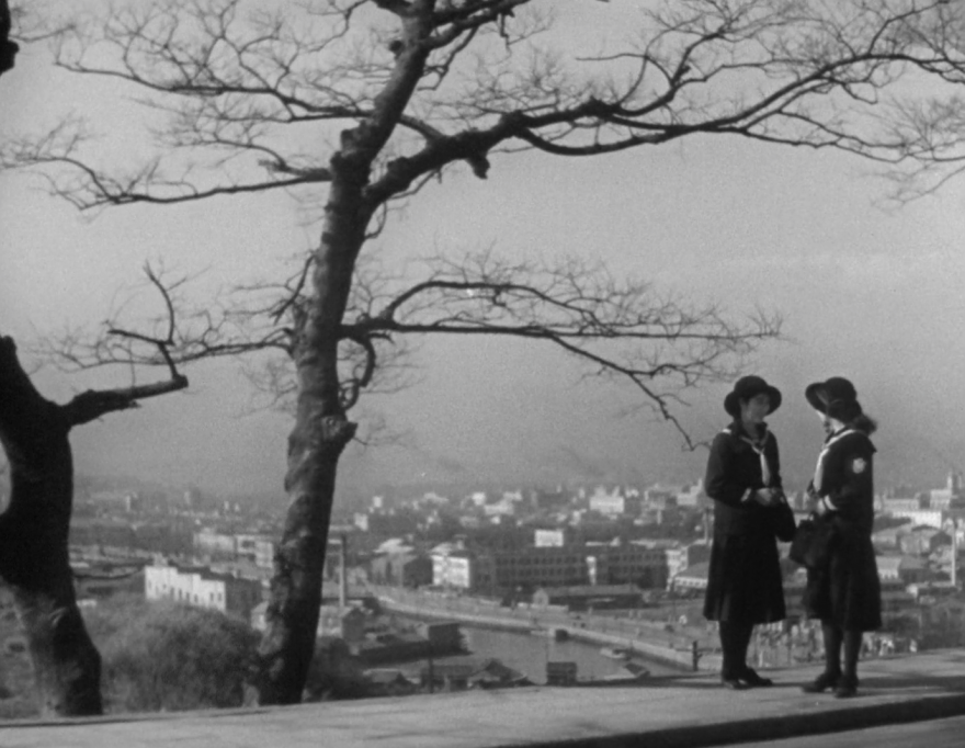 JAPANESE GIRLS AT THE HARBOR (Hiroshi Shimizu, 1933)